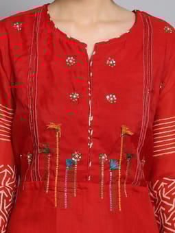 Ornamental Dress Third Closer