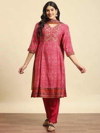 Women Magenta Embroidered Kurta Trouser Dupatta