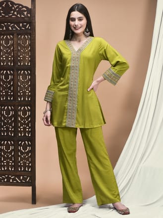 Women Poly Viscose Green Embroidered Co-Ord Set