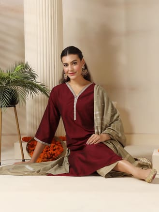 Women Silk Blend Maroon Solid Kurta Comfort Pant Dupatta